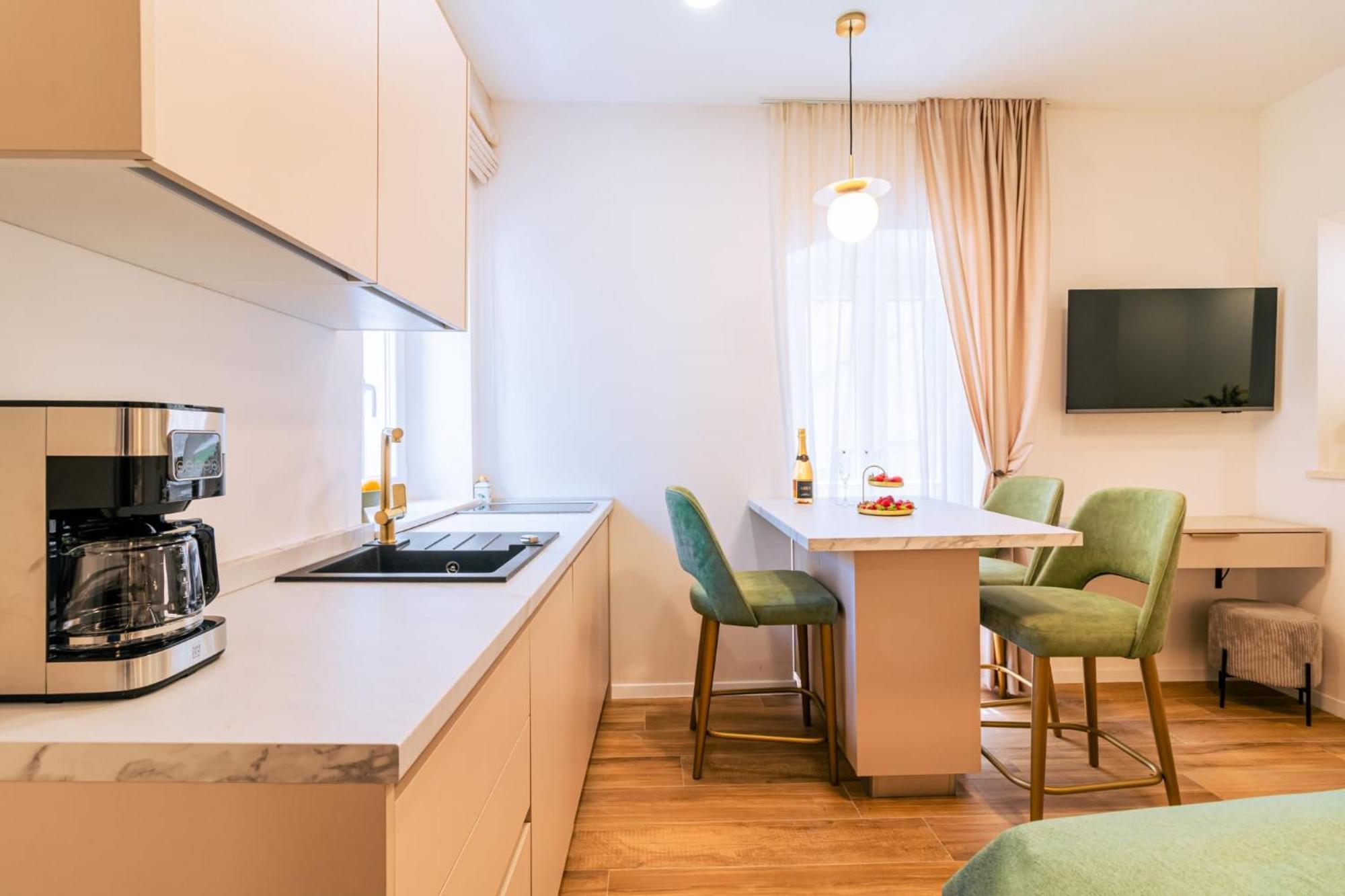 Luxury 2 Bedroom-2 Bathroom Apartment & Studio App With Rooftop Terrace Split Exterior photo