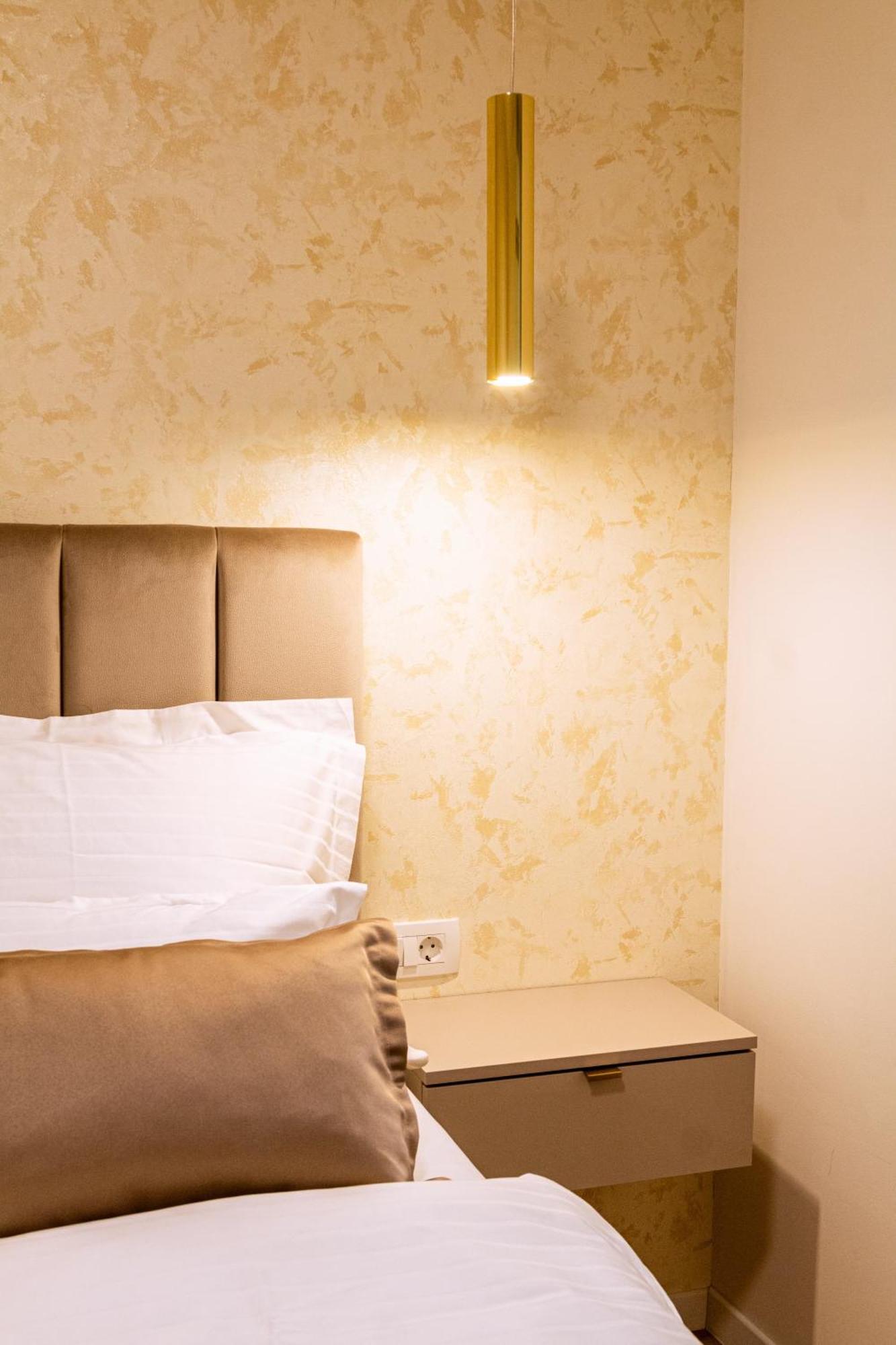 Luxury 2 Bedroom-2 Bathroom Apartment & Studio App With Rooftop Terrace Split Room photo