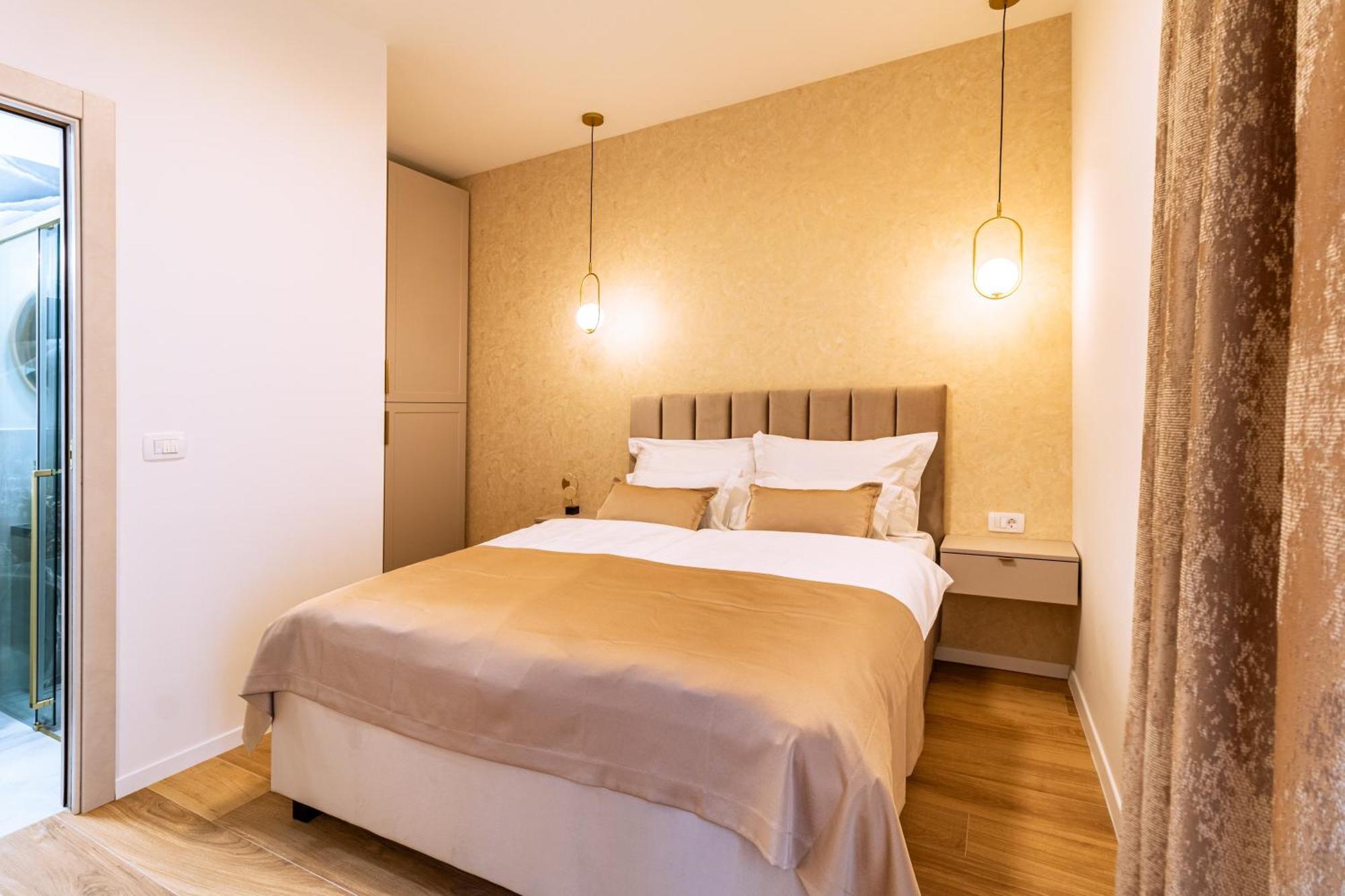 Luxury 2 Bedroom-2 Bathroom Apartment & Studio App With Rooftop Terrace Split Exterior photo