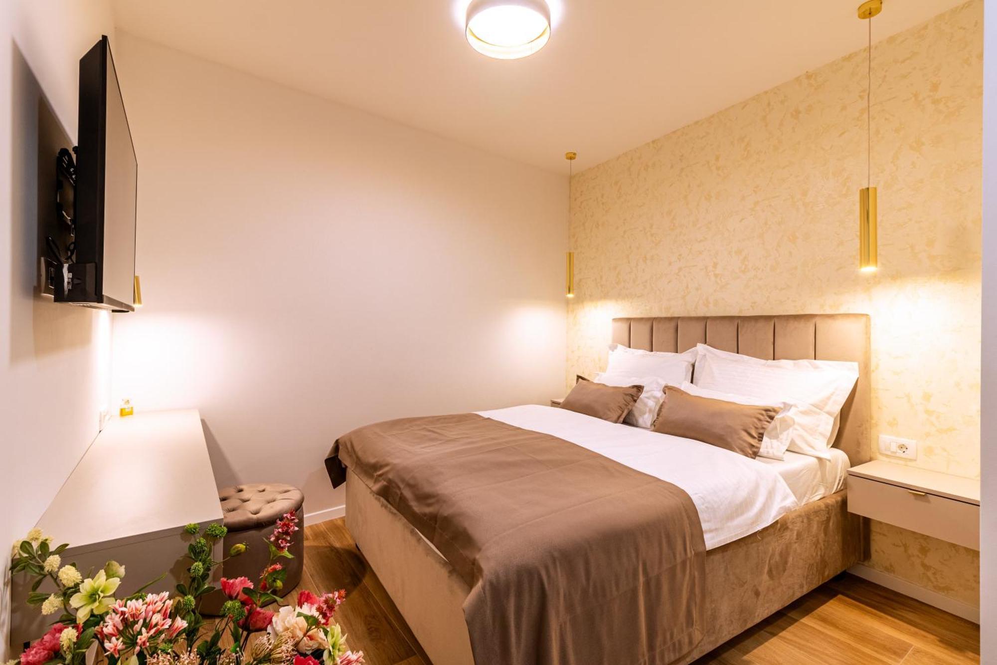 Luxury 2 Bedroom-2 Bathroom Apartment & Studio App With Rooftop Terrace Split Exterior photo