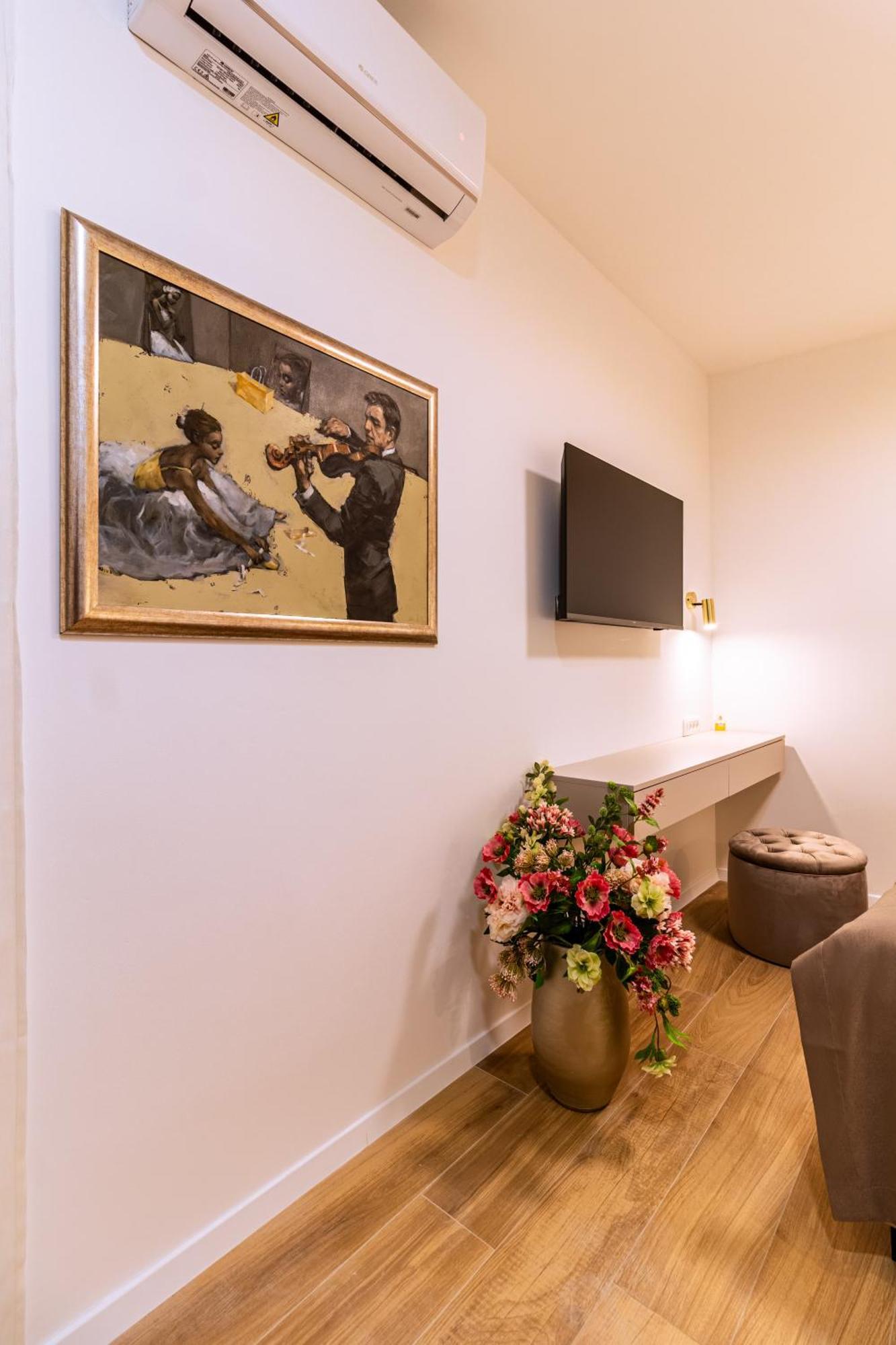 Luxury 2 Bedroom-2 Bathroom Apartment & Studio App With Rooftop Terrace Split Room photo